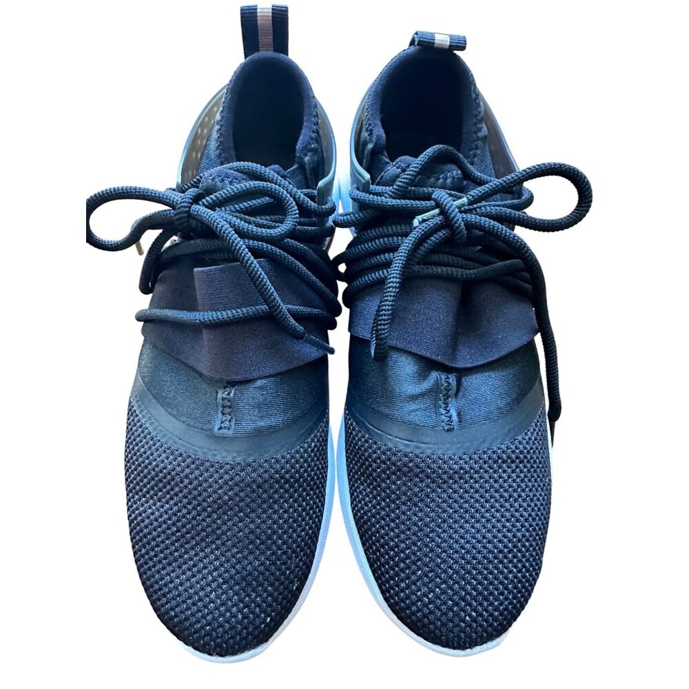 Fabletics Pismo II Womens Athletic Sneakers Size 7 Black & White Mesh pull on